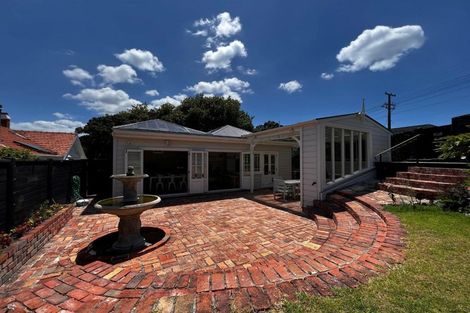 Photo of property in 8 Cheltenham Road, Devonport, Auckland, 0624