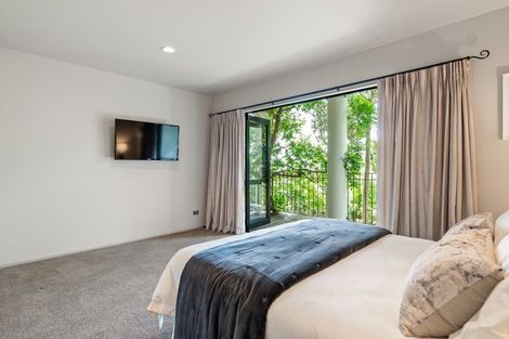 Photo of property in 52 Walter Road, Lowry Bay, Lower Hutt, 5013