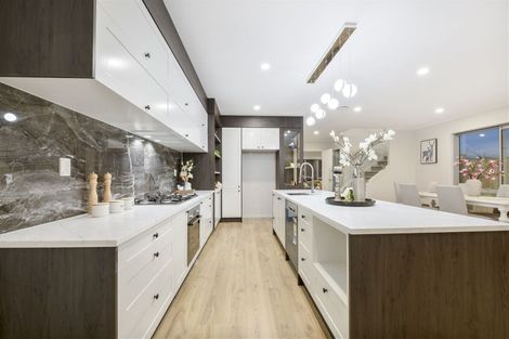 Photo of property in 92 Tir Conaill Avenue, Flat Bush, Auckland, 2019