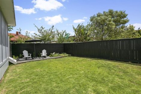 Photo of property in 4a Tiroroa Avenue, Te Atatu South, Auckland, 0610