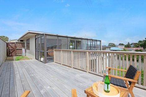 Photo of property in 34 Edgecombe Street, Newlands, Wellington, 6037