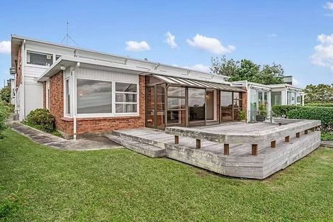 Photo of property in 35 Kitchener Road, Takapuna, Auckland, 0622