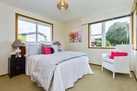 Photo of property in 18 Latham Avenue, Pakuranga, Auckland, 2010