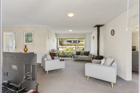 Photo of property in 30 Ganymede Place, Half Moon Bay, Auckland, 2012