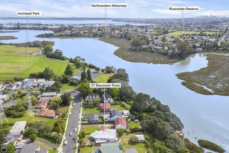 Photo of property in 37 Beaubank Road, Kelston, Auckland, 0602