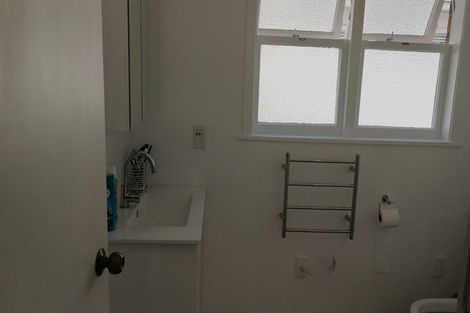 Photo of property in 10 Graham Avenue, Te Atatu Peninsula, Auckland, 0610