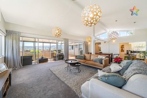 Photo of property in 8 Summit Road, Fairfield, Lower Hutt, 5011