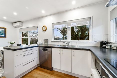 Photo of property in 3/3 Marsh Avenue, Forrest Hill, Auckland, 0620