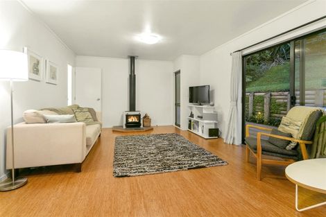 Photo of property in 1/55 Greenvalley Rise, Glenfield, Auckland, 0629