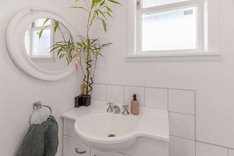 Photo of property in 9 Carlisle Street, Levin, 5510