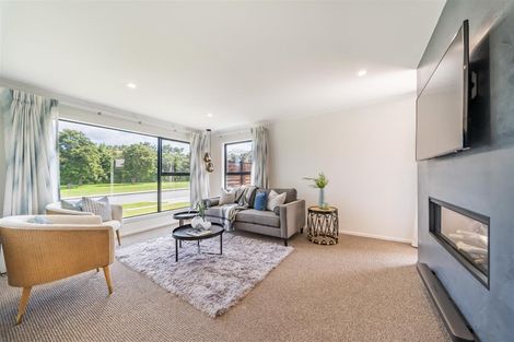 Photo of property in 11 Buddle Road, Wallaceville, Upper Hutt, 5018