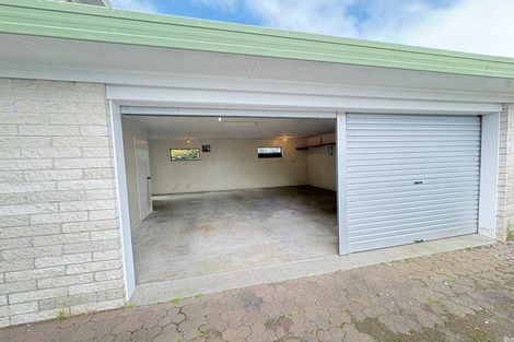 Photo of property in 2/90 Royal View Road, Te Atatu South, Auckland, 0610