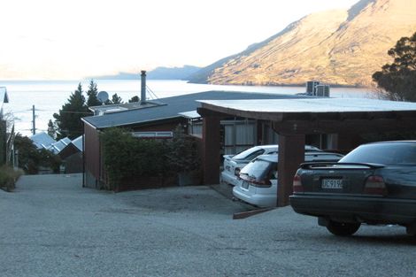 Photo of property in 32 Lomond Crescent, Queenstown, 9300