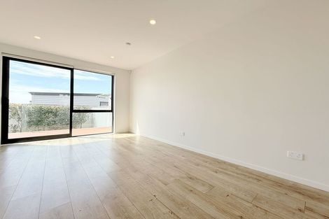 Photo of property in 4/737 East Coast Road, Browns Bay, Auckland, 0630