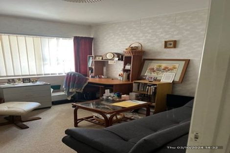 Photo of property in 22 Golfland Drive, Golflands, Auckland, 2013