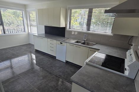 Photo of property in 35 Aronia Way, Goodwood Heights, Auckland, 2105