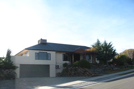 Photo of property in 14 Poplar Drive, Kelvin Heights, Queenstown, 9300