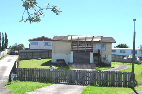 Photo of property in 25 Peterhouse Place, West Harbour, Auckland, 0618