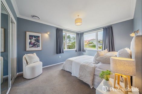 Photo of property in 18 Barberry Grove, Maungaraki, Lower Hutt, 5010