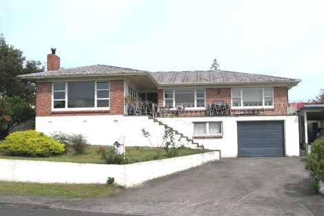 Photo of property in 9 Harding Avenue, Te Atatu South, Auckland, 0610