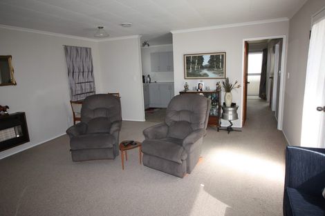 Photo of property in 11 Newton Place, Westbrook, Palmerston North, 4412