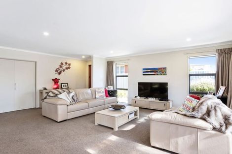 Photo of property in 93 Bickerton Street, Wainoni, Christchurch, 8061