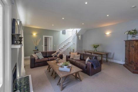 Photo of property in 63 Pretoria Road, Karaka Bays, Wellington, 6022