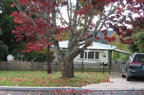 Photo of property in 50 Minnehaha Avenue, Titirangi, Auckland, 0604