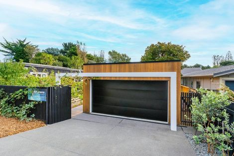 Photo of property in 76 Tennis Court Road, Raumati South, Paraparaumu, 5032