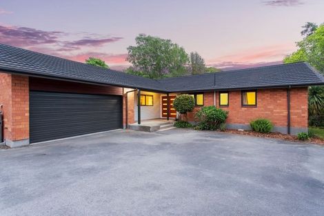 Photo of property in 18 Selkirk Place, Marshland, Christchurch, 8051