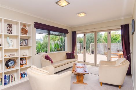 Photo of property in 6 Kenwyn Drive, Carterton, 5713