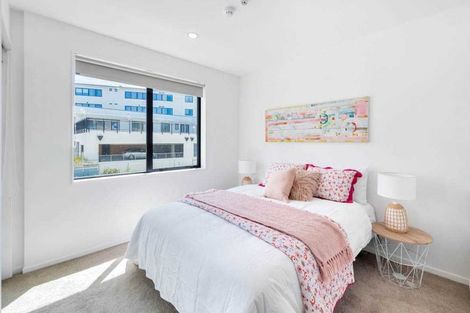 Photo of property in Apollo Apartments, 201/46 Rosedale Road, Rosedale, Auckland, 0632