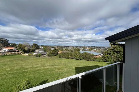 Photo of property in 8e Grenada Avenue, Forrest Hill, Auckland, 0620