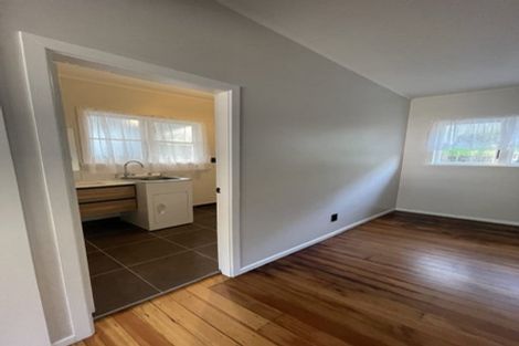 Photo of property in 12 Connolly Avenue, Mount Roskill, Auckland, 1041