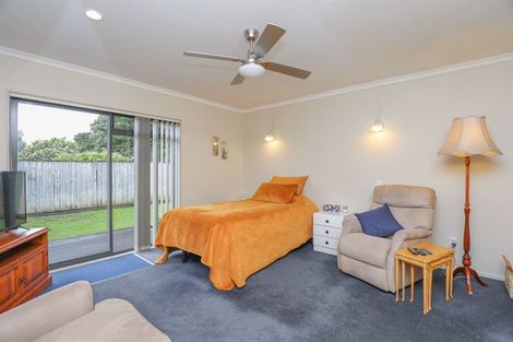 Photo of property in 51 Youngs Road, Papakura, 2110