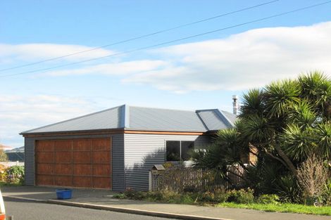 Photo of property in 252 Kenmure Road, Kenmure, Dunedin, 9011