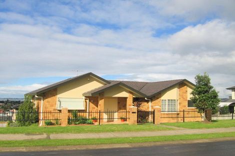 Photo of property in 51 Grovenor Drive, Orewa, 0931