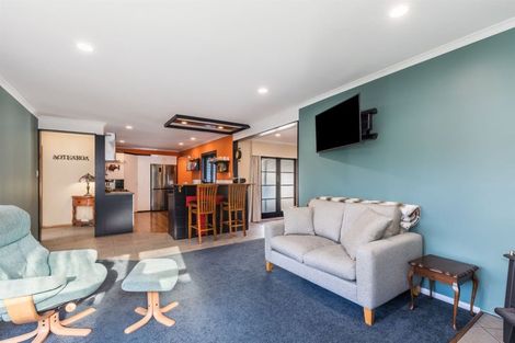 Photo of property in 17 Sharpe Crescent, Wainuiomata, Lower Hutt, 5014