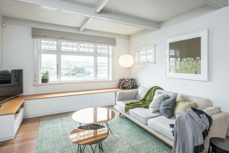 Photo of property in 32 Queens Drive, Kilbirnie, Wellington, 6022