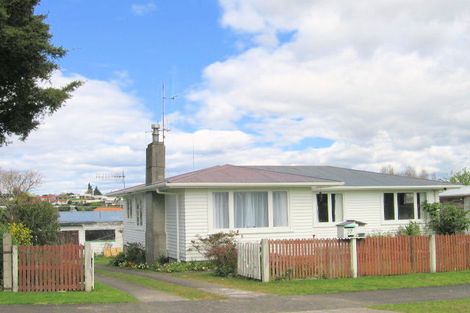 Photo of property in 27 Woodford Avenue, Brookfield, Tauranga, 3110