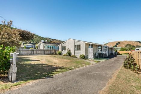 Photo of property in 8a Utauta Street, Waikanae, 5036