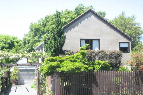 Photo of property in 132 Somerfield Street, Somerfield, Christchurch, 8024