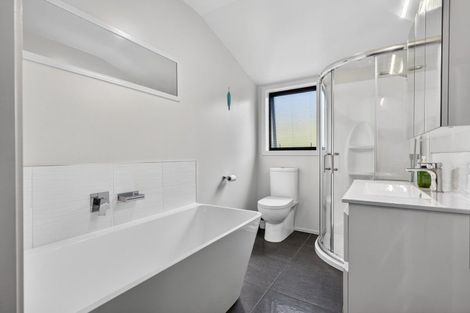 Photo of property in 2 Cambridge Lane, Mangawhai, 0505