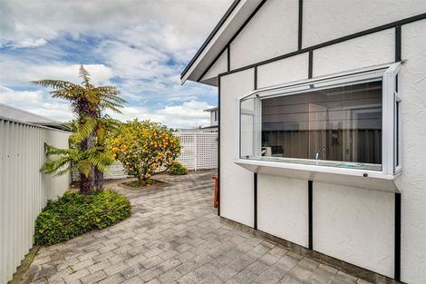 Photo of property in 1/20 Howard Road, Taradale, Napier, 4112