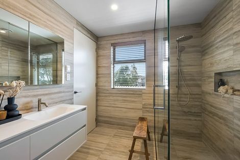 Photo of property in 63c Mangorei Road, Strandon, New Plymouth, 4312