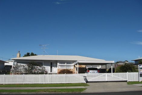 Photo of property in 37a Portadown Avenue, Pakuranga Heights, Auckland, 2010