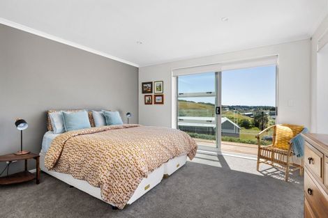 Photo of property in 5 Tama Road, Riversdale Beach, Masterton, 5872