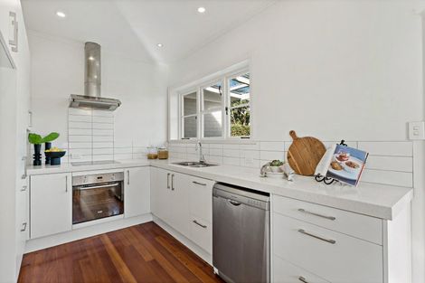 Photo of property in 1 Massey Avenue, Greenlane, Auckland, 1061
