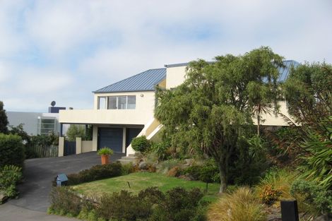 Photo of property in 8 Inverness Lane, Redcliffs, Christchurch, 8081