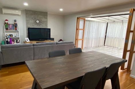 Photo of property in 13 Bedford Street, Te Atatu South, Auckland, 0610